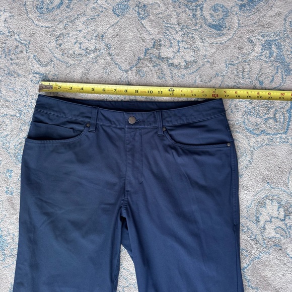 Lululemon Men’s ABC Pant in Navy Blue - Picture 4 of 8